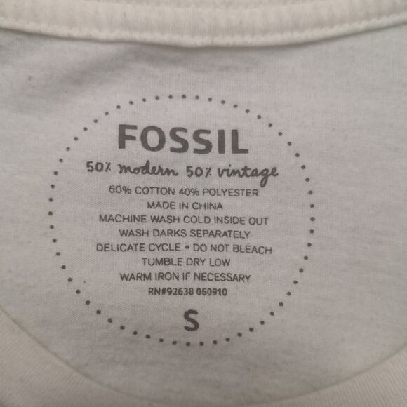 Fossil Short Sleeve Embroidered Look Peacock Vintage Style Tee S Casual Boho - Picture 8 of 8